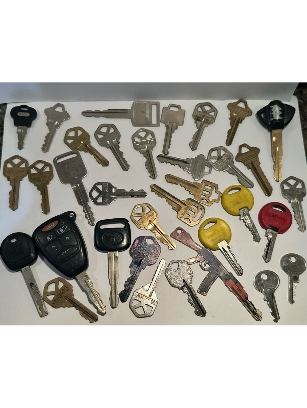 Lot of 34 Keys Mixed House Auto GM Toyota Key Fob Crafting Scrap Metal